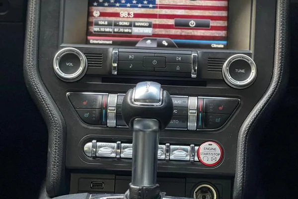 FORD MUSTANG GT 5.0 V8